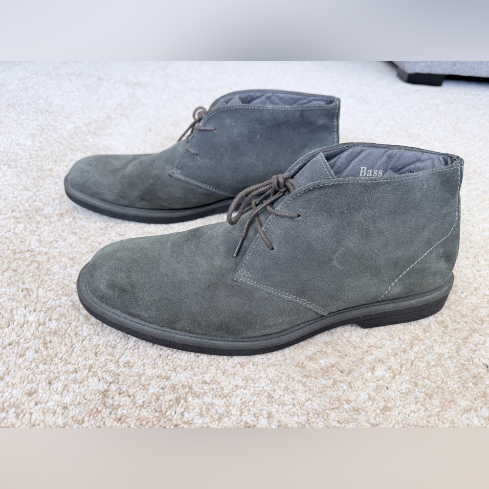 Bass Men's Gray Suede Chukka Boots - Dark Gray
